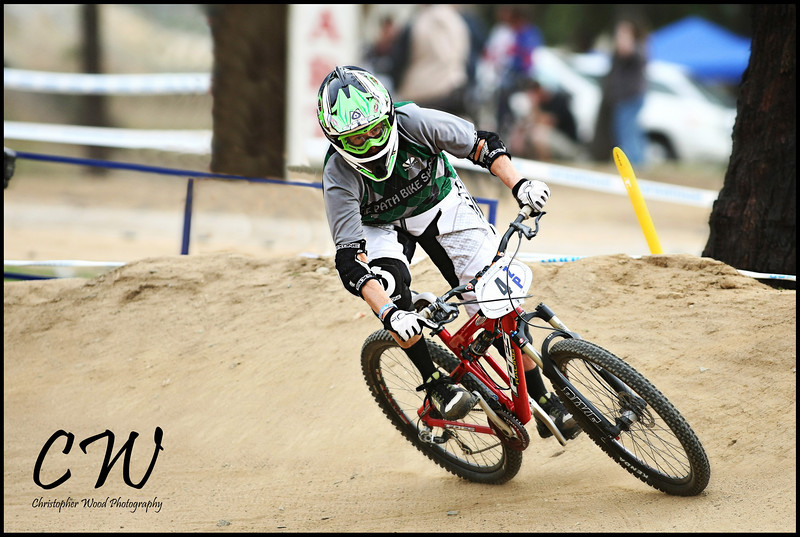 4x mountain bike racing in Fontana